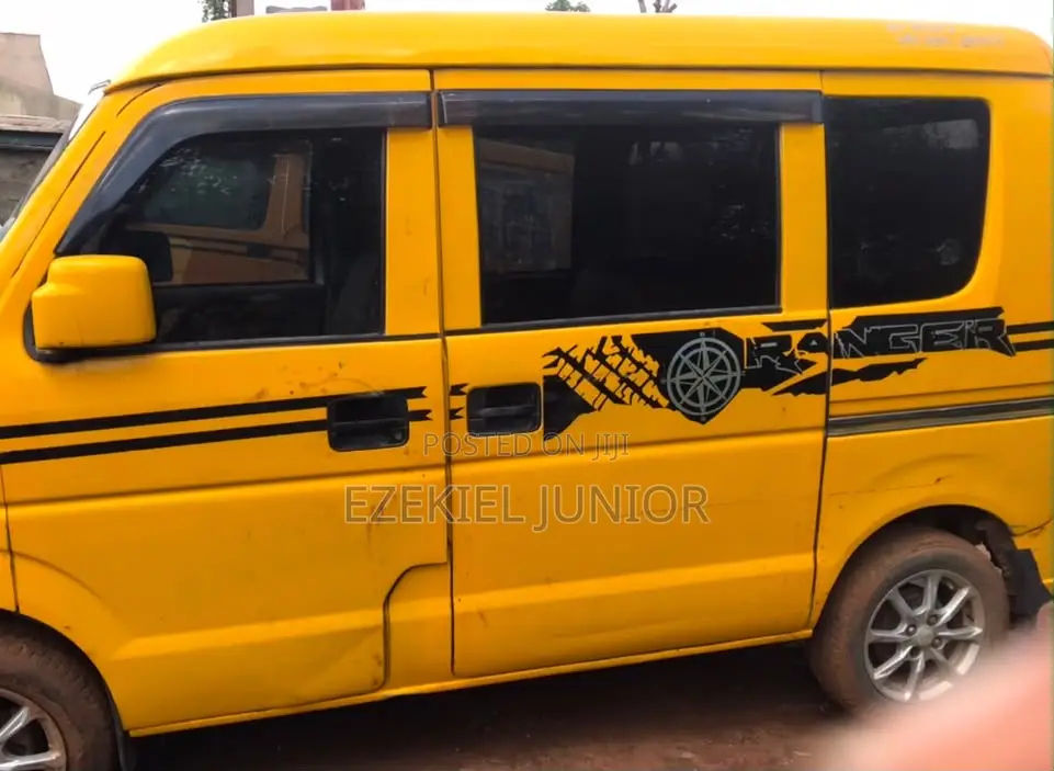 Suzuki Every 2010 Yellow