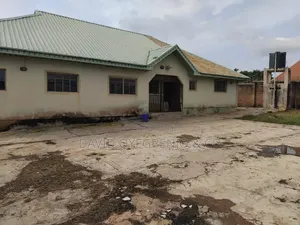 4bdrm Apartment in Jiboye Apata for sale