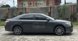 Toyota Camry SE V6 4dr Sedan (3.5L 6cyl 6AM) 2008 Gray