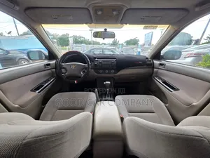 Toyota Camry 2005 Gray