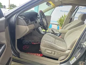 Toyota Camry 2005 Gray