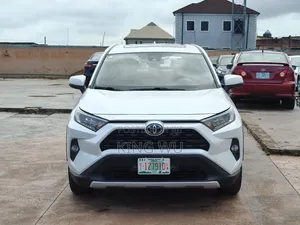 Toyota RAV4 Limited FWD 2023 White