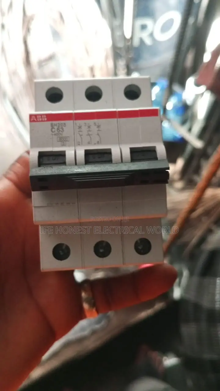 3 Pole Breaker