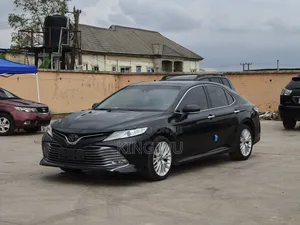 Toyota Camry XLE FWD 2020 Black