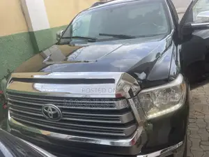 Toyota Sequoia SR5 4dr SUV (5.7L 8cyl 6A) 2010 Black
