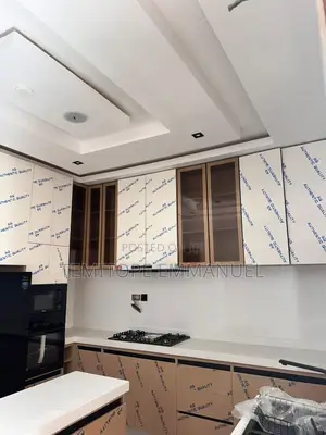 Furnished 2bdrm Apartment in Lekki for sale