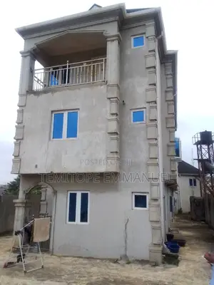 10bdrm House in Alakuko for sale
