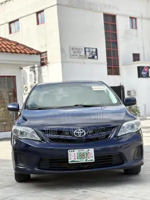 Toyota Corolla LE 4dr Sedan (1.8L 4cyl 4A) 2013