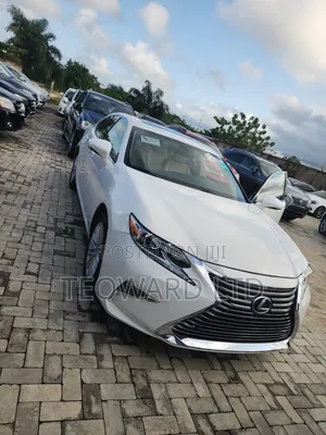 Lexus ES 2013 White