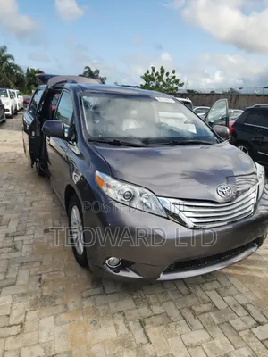 Toyota Sienna 2015 Gray