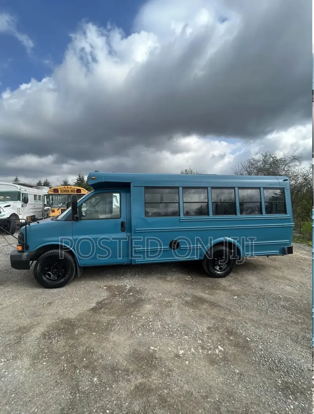 GMC Savana 2024 Blue