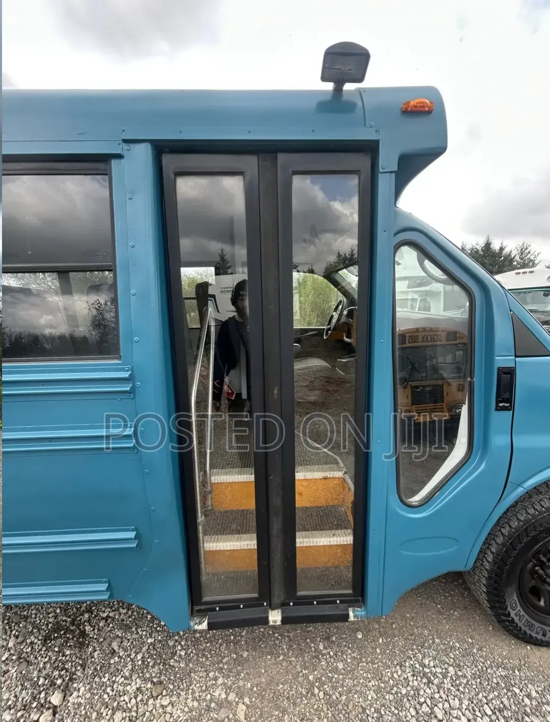 GMC Savana 2024 Blue