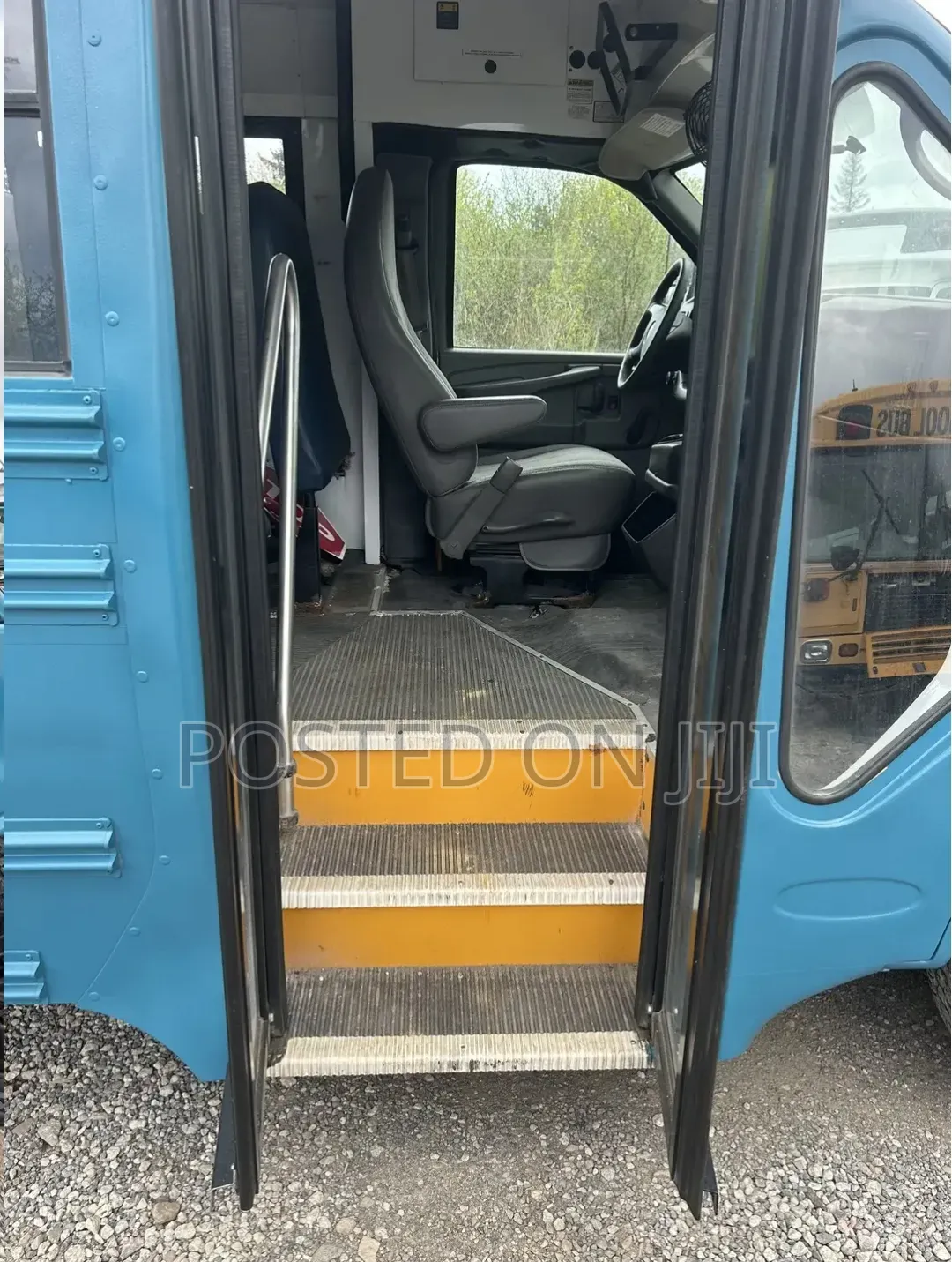 GMC Savana 2024 Blue