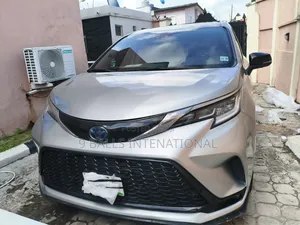Toyota Sienna 2024 Gray