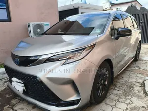 Toyota Sienna 2024 Gray