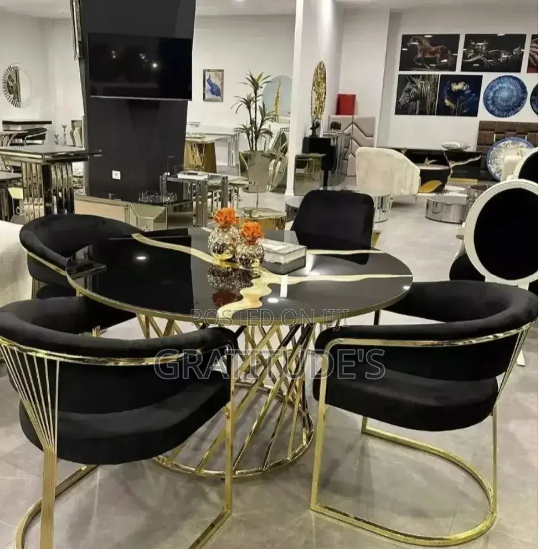 Luxury 4 Seaters Dinner Table