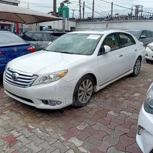 Toyota Avalon 2011 White