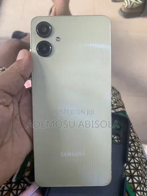 Samsung Galaxy A06 128 GB Gold