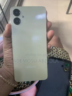 Samsung Galaxy A06 128 GB Gold