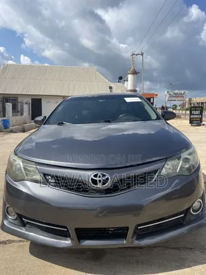 Toyota Camry SE 4dr Sedan (2.5L 4cyl 6A) 2014 Gray