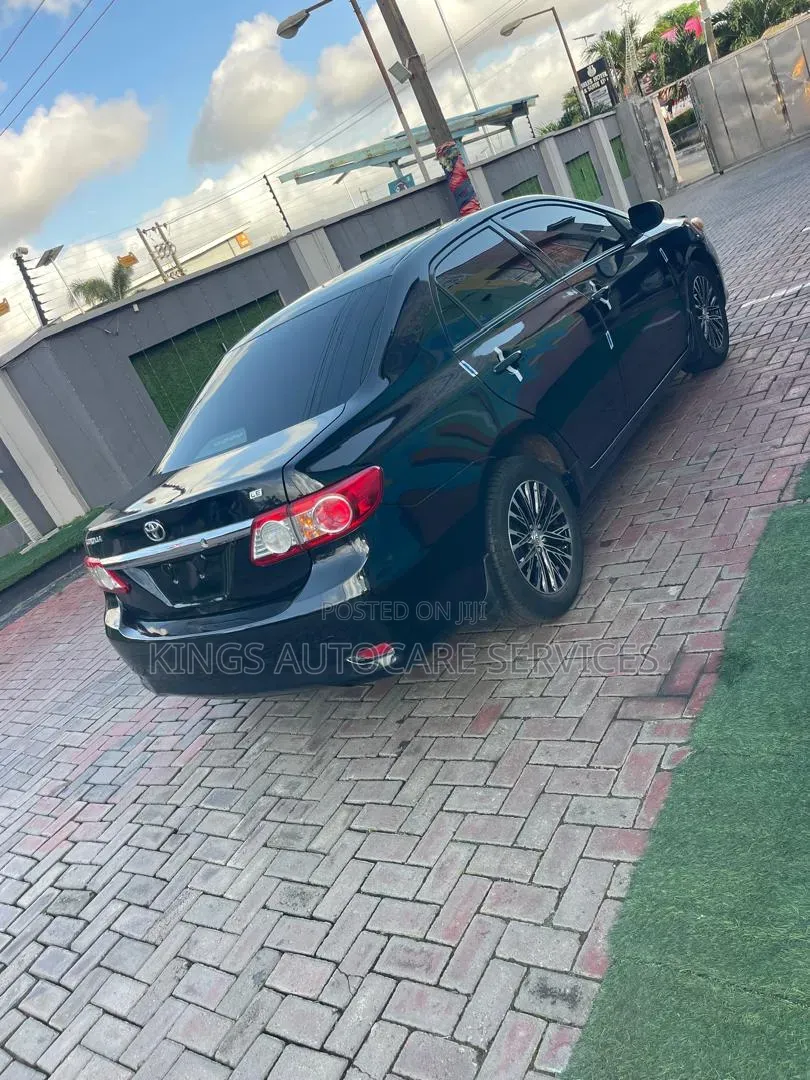 Toyota Corolla 2011 Black