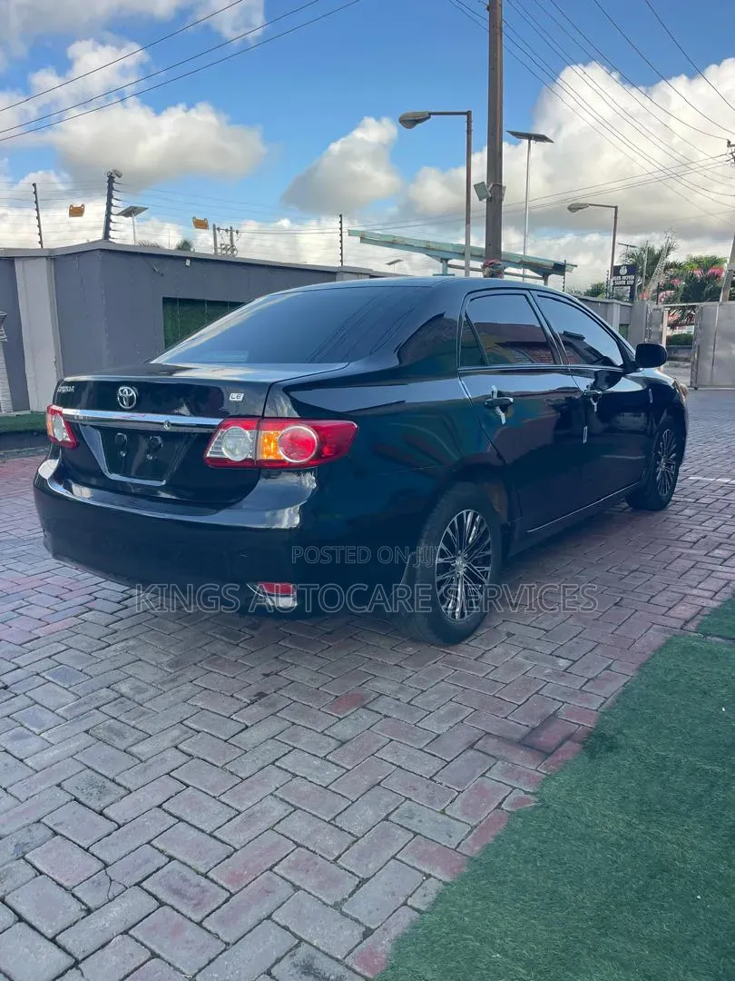 Toyota Corolla 2011 Black