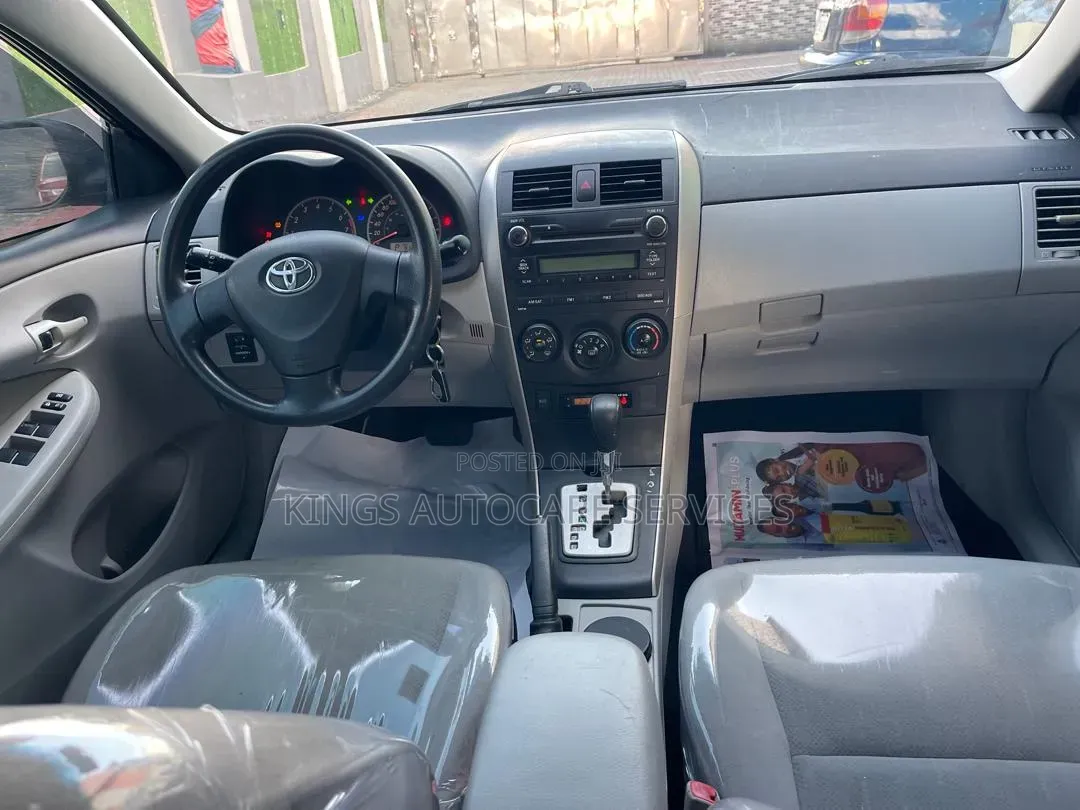 Toyota Corolla 2011 Black