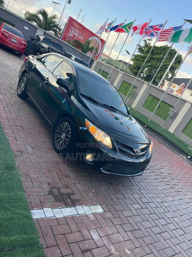 Toyota Corolla 2011 Black