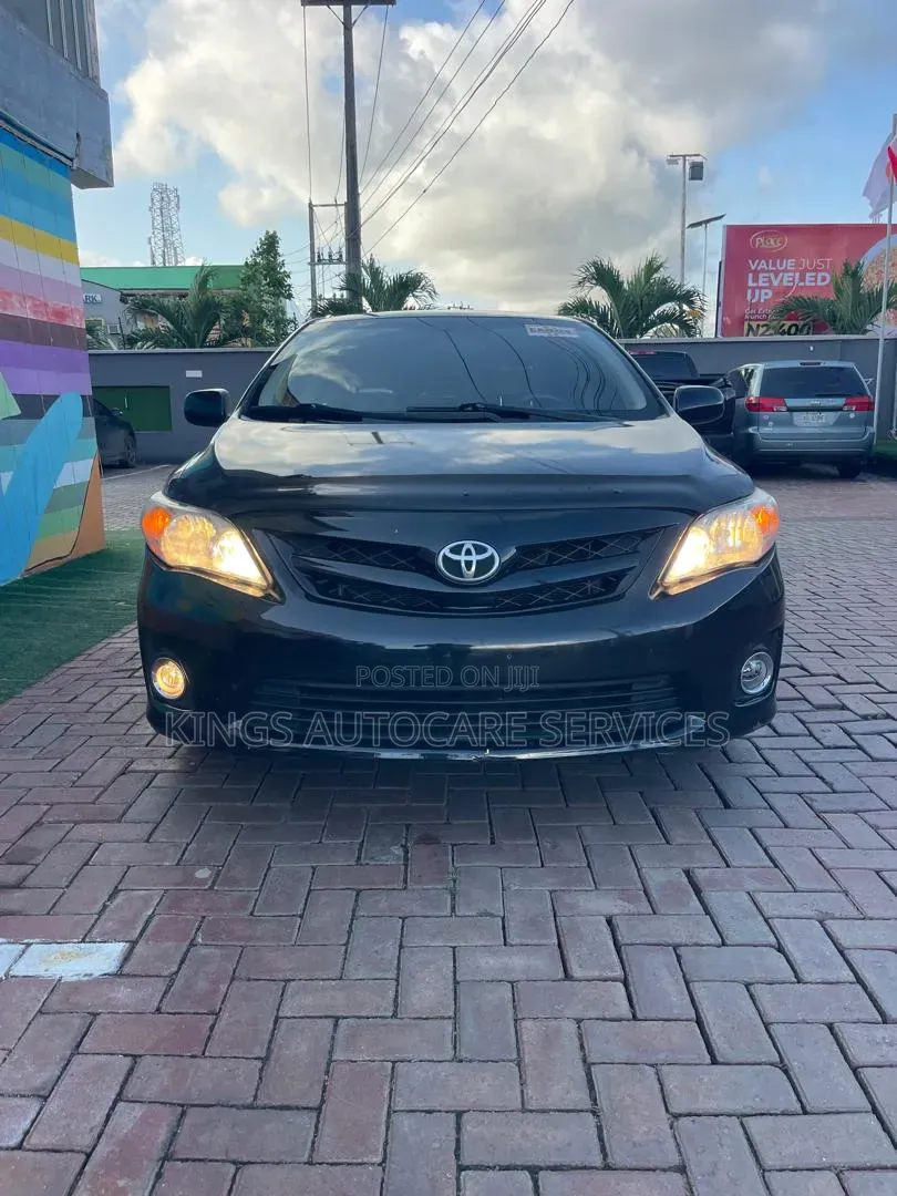 Toyota Corolla 2011 Black