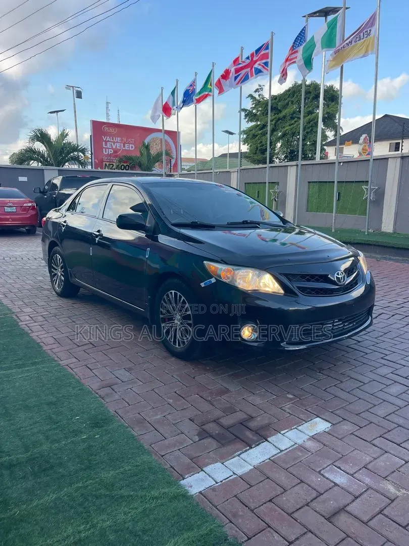 Toyota Corolla 2011 Black