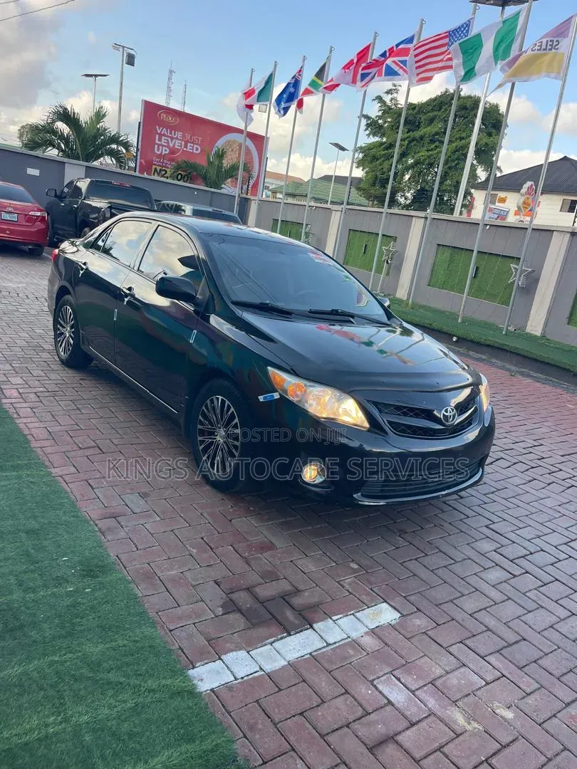 Toyota Corolla 2011 Black