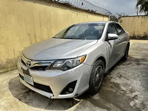 Toyota Camry LE 4dr Sedan (2.5L 4cyl 6A) 2013 Silver