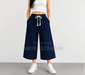 Boyfriend Three Quarter Jeans Available