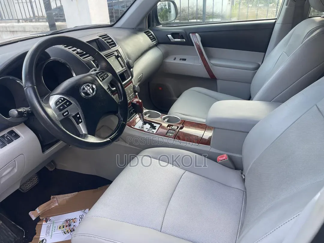 Toyota Highlander 2013 Gray