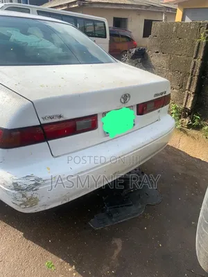 Toyota Camry 2000 White