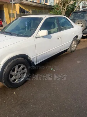 Toyota Camry 2000 White