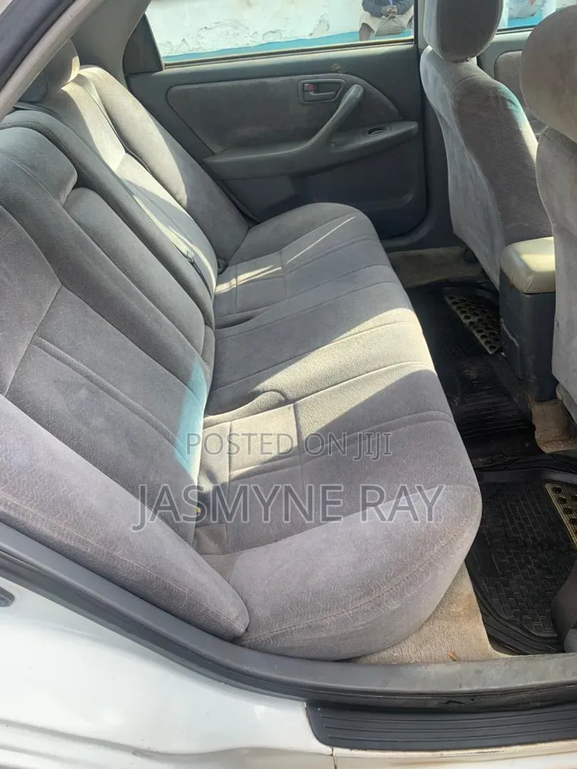 Toyota Camry 2000 White