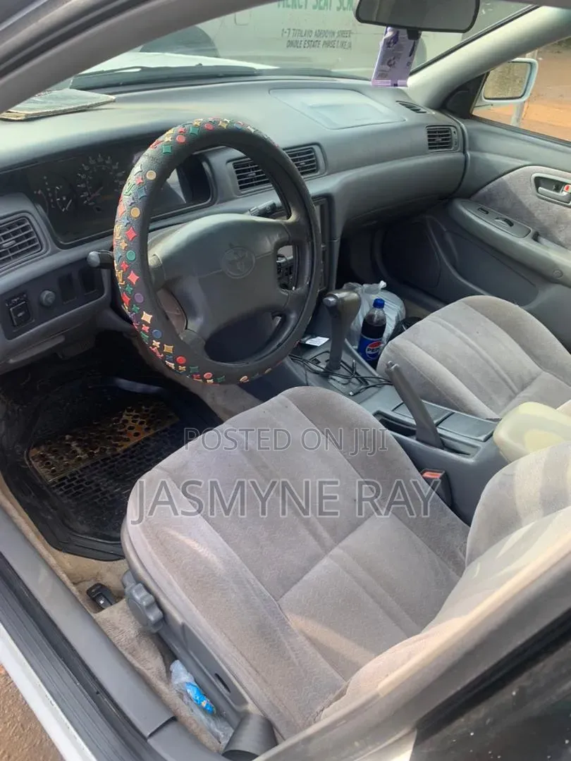Toyota Camry 2000 White