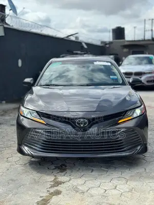 Toyota Camry XLE V6 FWD (3.5L 6cyl 8AM) 2018 Brown