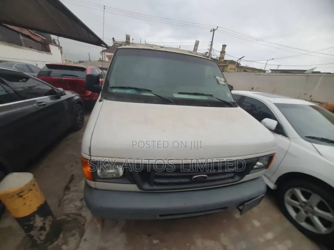 Ford E250 2006 White