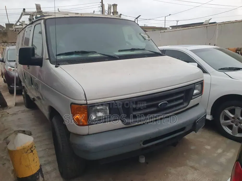 Ford E250 2006 White