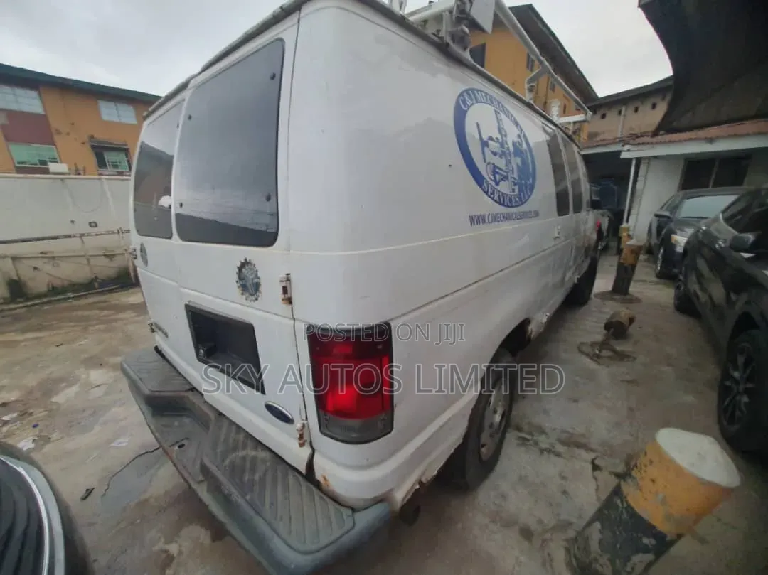 Ford E250 2006 White