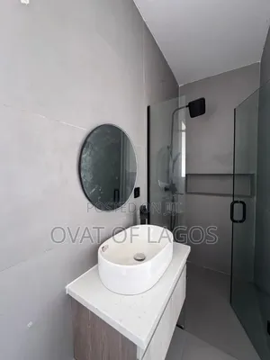 2bdrm Apartment in Lekki Phase 1 for rent