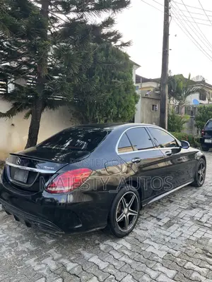 Mercedes-Benz C300 2016 Black