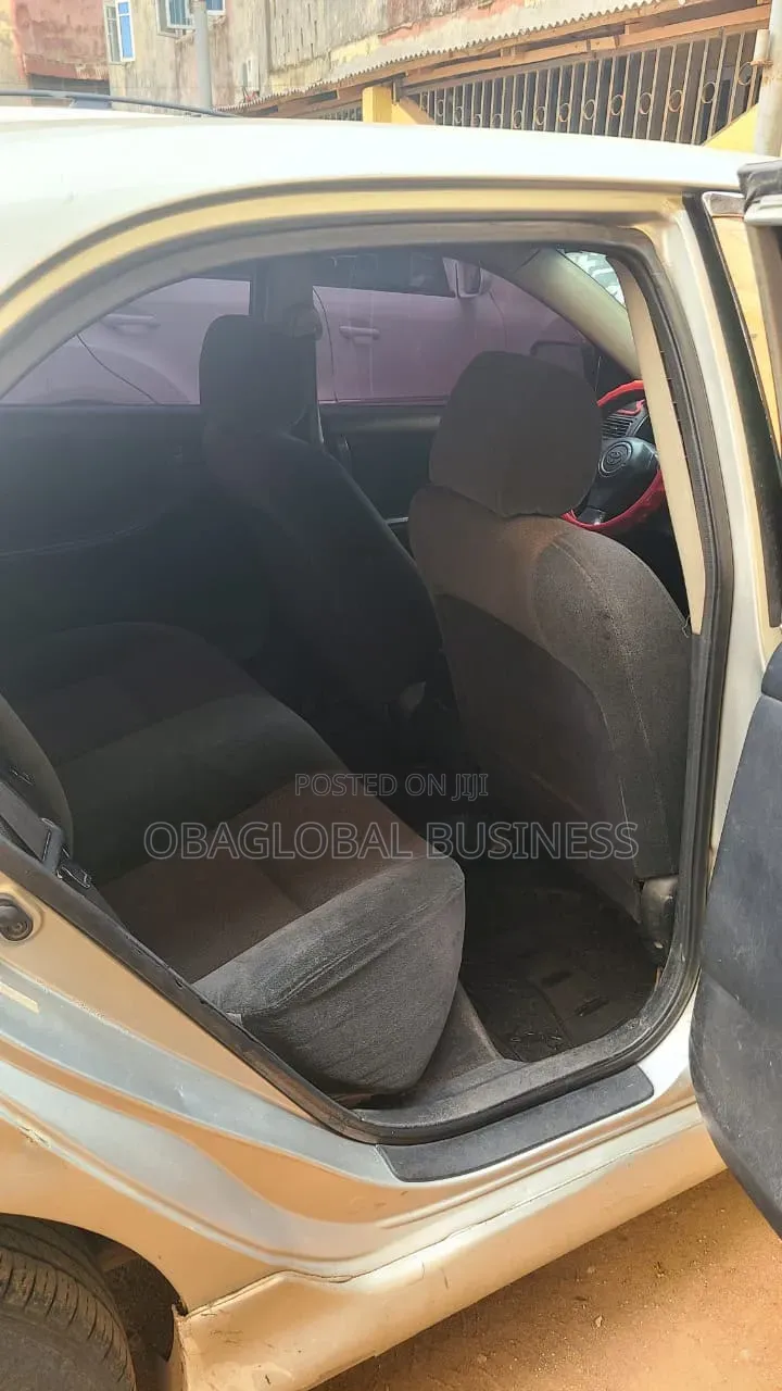 Toyota Corolla 2004 Silver