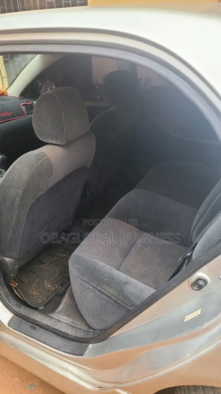Toyota Corolla 2004 Silver