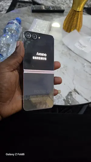 Samsung Galaxy Z Flip5 256 GB Pink