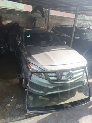 Gla250 2014 Windscreen Glass Available Installed at Chimatex