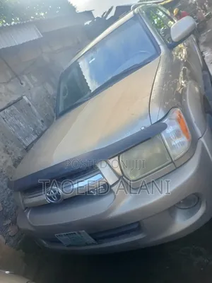 Toyota Sequoia 2005 Gold