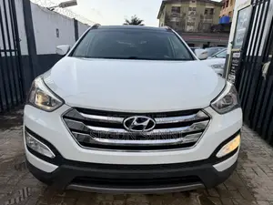 Hyundai Santa Fe SE AWD 2016 White